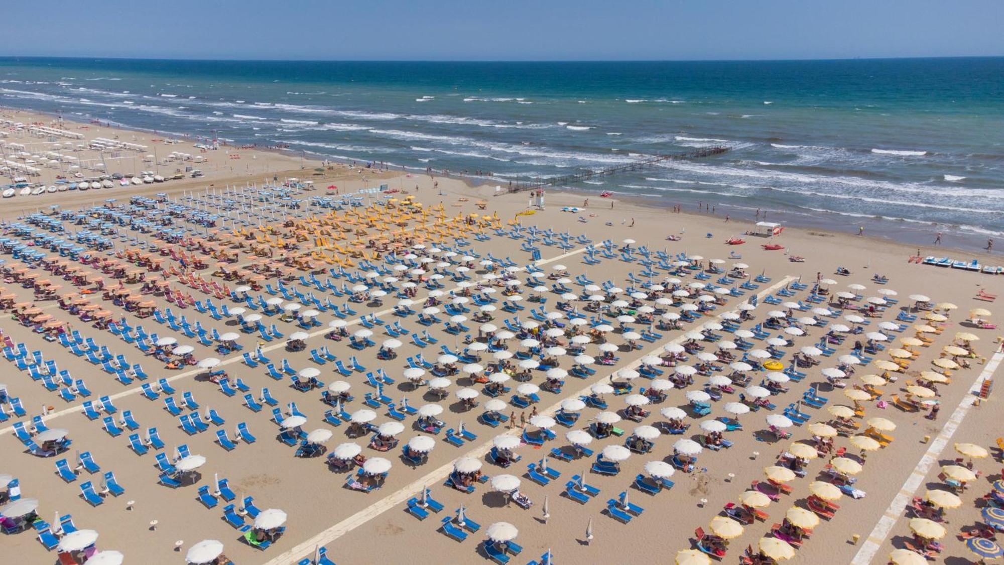 Hotel Sans Souci Rimini Bagian luar foto