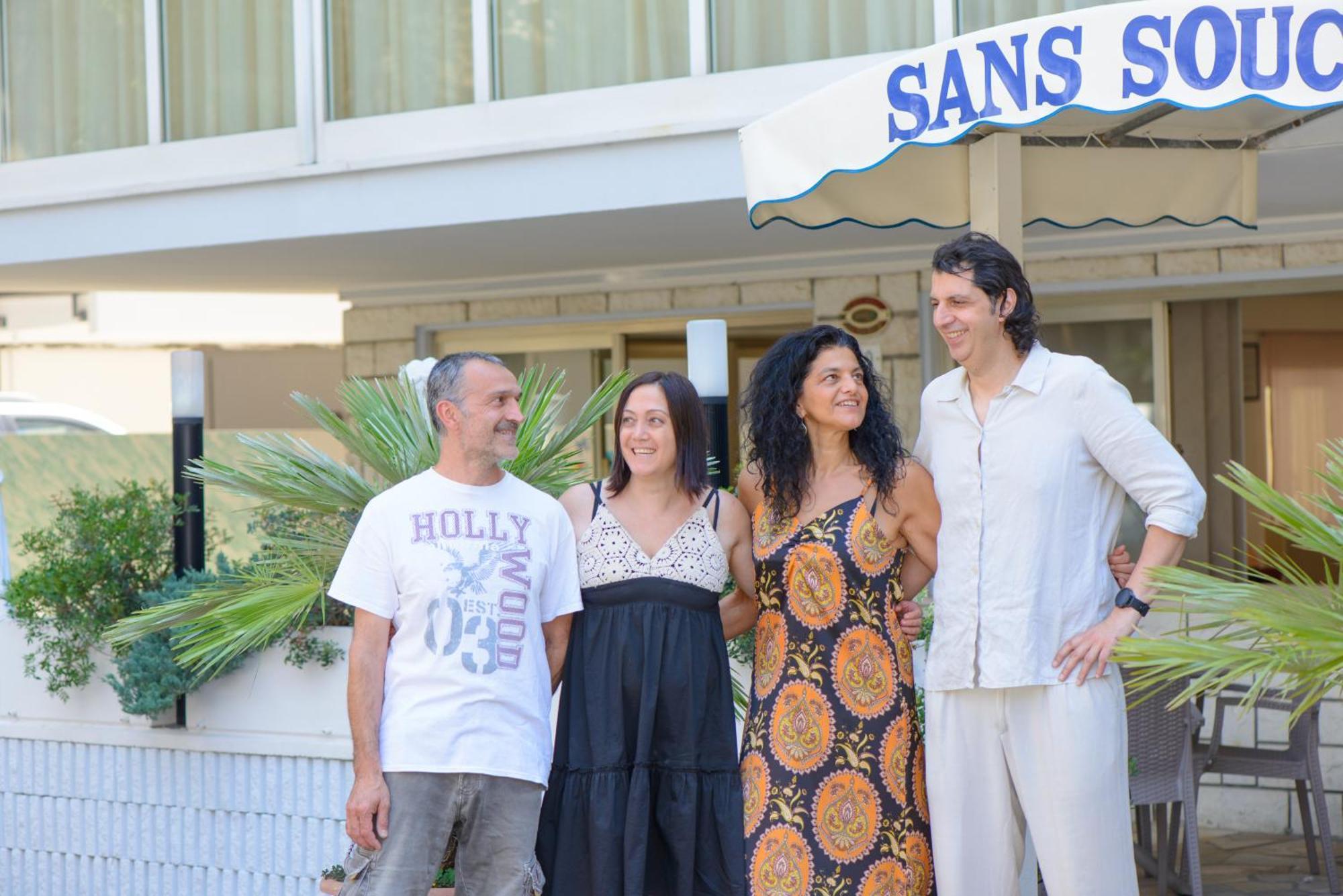 Hotel Sans Souci Rimini Bagian luar foto