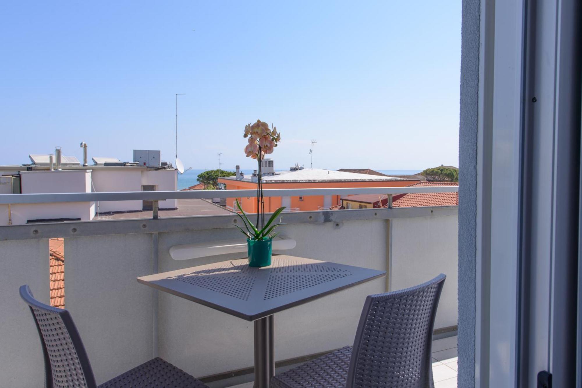 Hotel Sans Souci Rimini Bagian luar foto